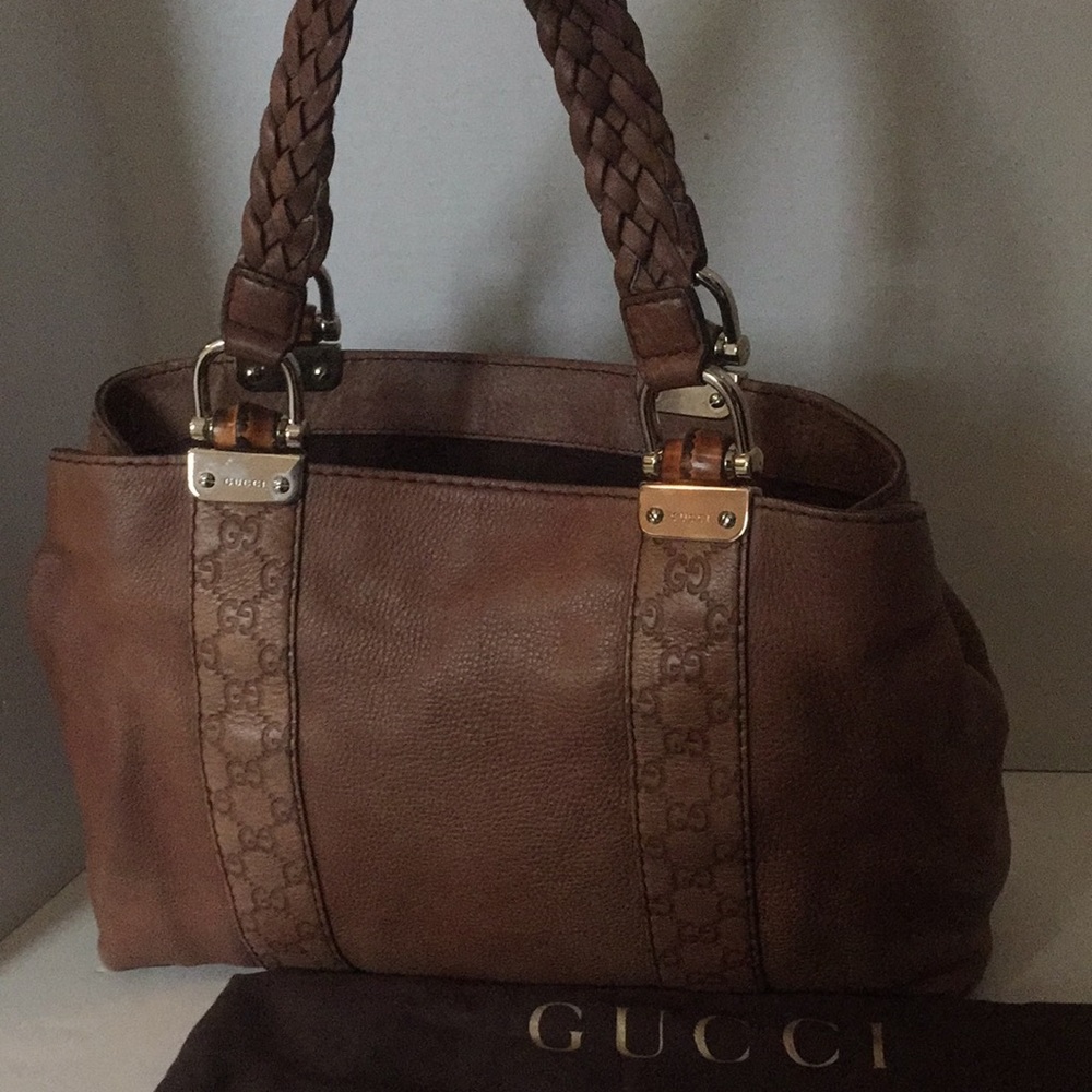 Authentic Gucci leather shoulder bag